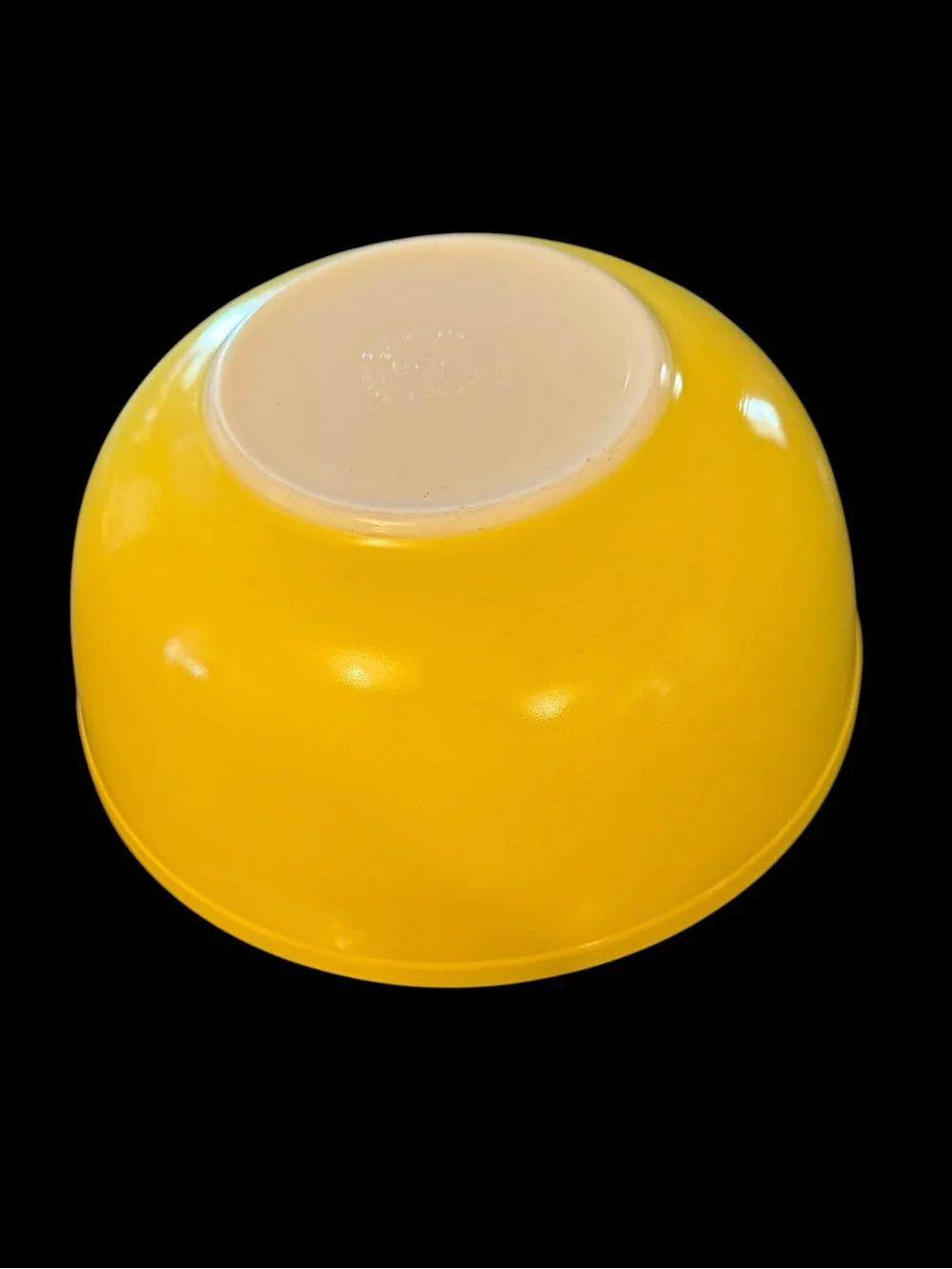 Pyrex 4 Qt #404 Bright Yellow Ceramic Mixing or Serving Bowl
